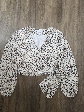 J.O.A. Cream Leopard Print Wrap Top Size S